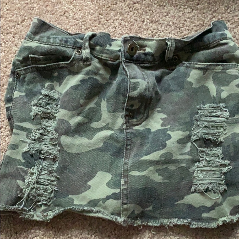 Girls size 12 so Nikki camouflage  jean skirt